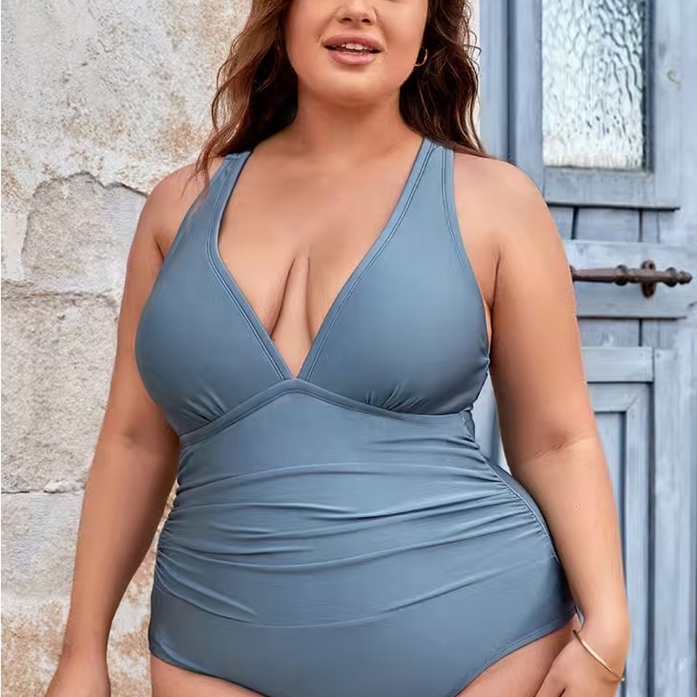 Cupshe Wild Romance Shirred Halter Plus Size One Piece Swimsuit